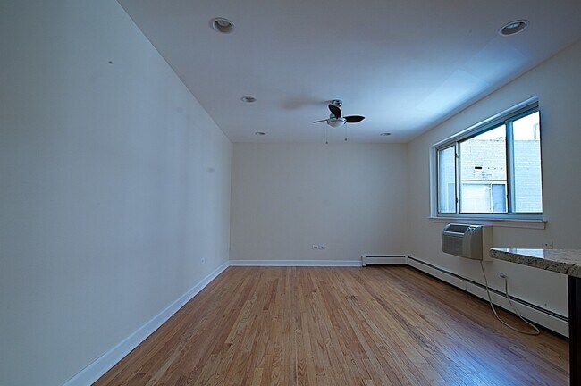 Building Photo - 2629 N Hampden Ct