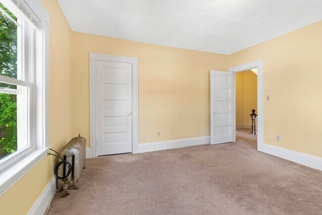 Building Photo - 12 Folger Ave