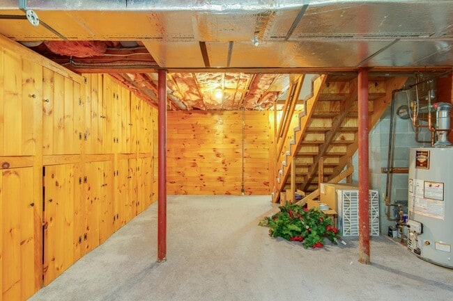 Building Photo - 246 Winding Pond Rd