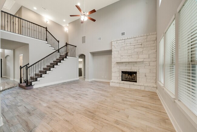 Building Photo - 8325 Paola St