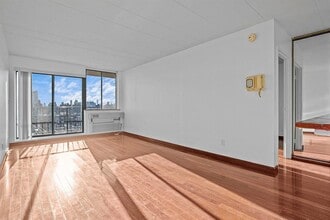 Building Photo - 23-22 30th Rd