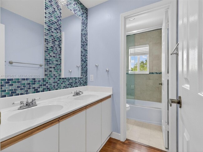 Building Photo - 1008 Highland Meadows Dr