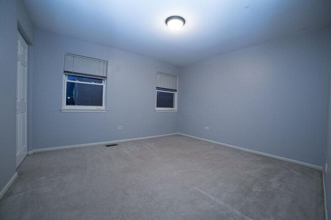 Building Photo - 2213 Pontiac Cir