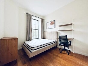 Building Photo - Furnished room/NOT APARTMENT