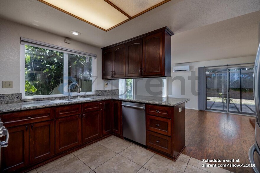 Building Photo - 11358 Havstad Dr