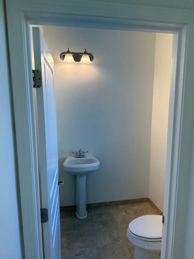 Building Photo - Pleasant 4 Bedroom 2.5 Bath Home Located in the Newer Gated Development of Lavigna