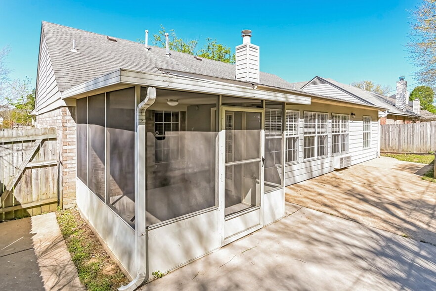 Building Photo - 994 Painted Desert Ln