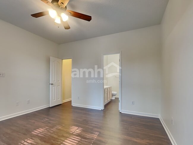 Building Photo - 6043 Shining Oak Ln