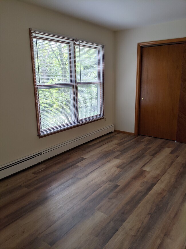 Master bed Rm - 32 N Middaugh St