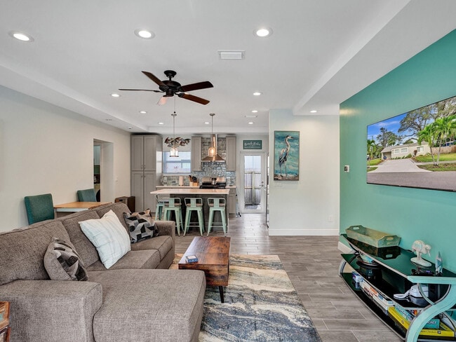 Building Photo - 937 SW 17th St