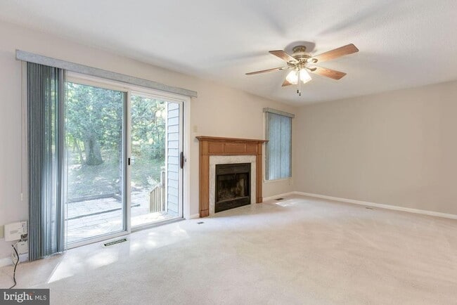 Building Photo - 1605 Oak Spring Way