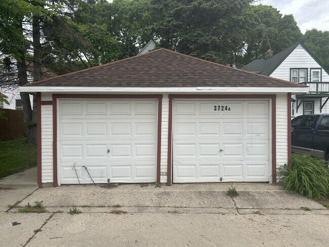 Building Photo - Off market unit for applications only.