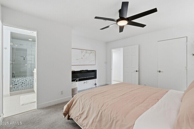 Building Photo - 8614 E Jackrabbit Rd