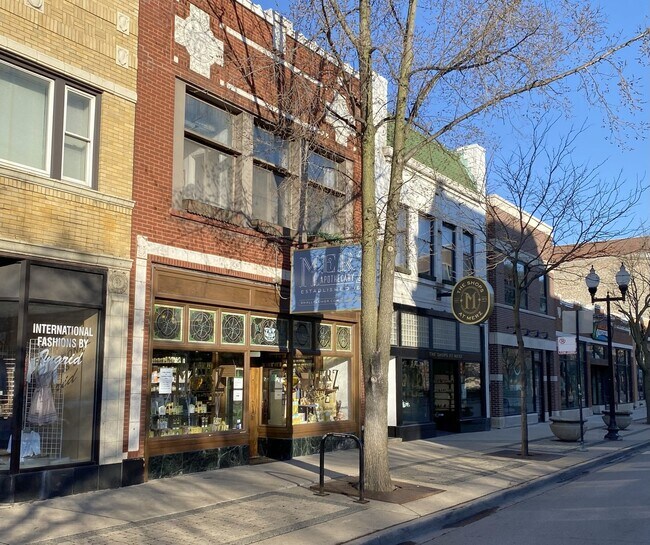 Building Photo - 2238 W Argyle St