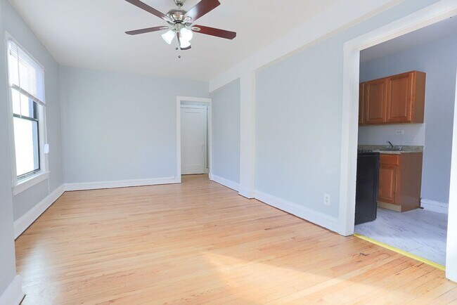 Building Photo - 4600 N Beacon St