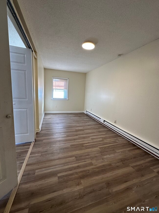 Building Photo - 25-29-29 Locust St