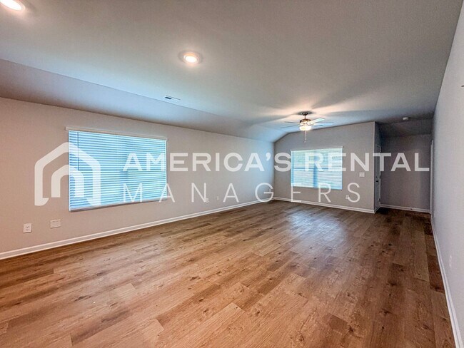 Building Photo - 4032 River Bend Rd
