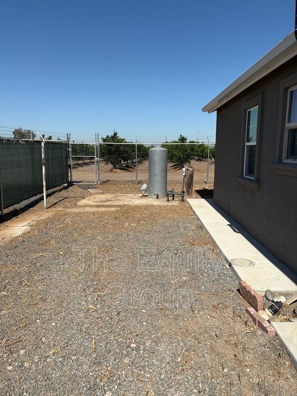 Building Photo - 13405 Ave 432