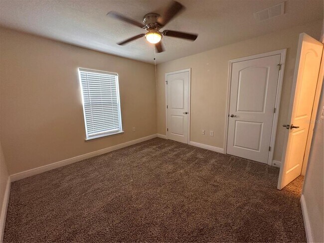 Building Photo - 402 Edith Dr