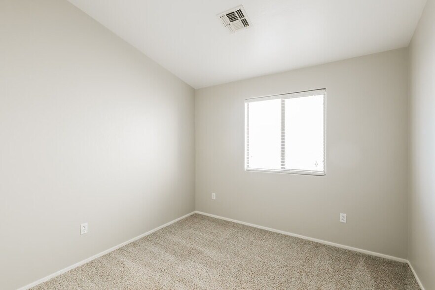 Building Photo - 6737 W Greenland Ct