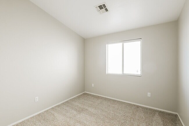 Building Photo - 6737 W Greenland Ct