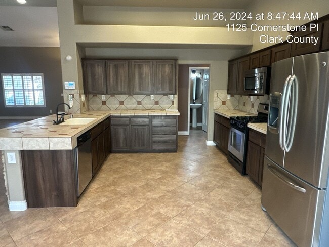 Building Photo - Beautiful Single Story with Pool in Eldora...