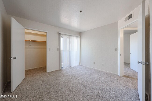 Building Photo - 12123 W Bell Rd