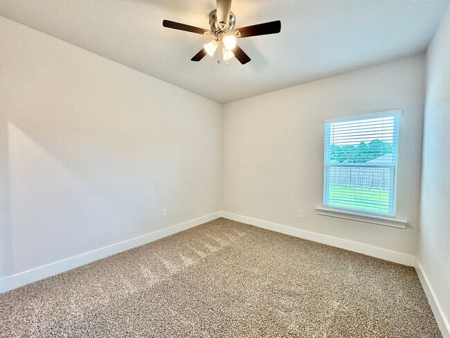 Building Photo - 1234 Fenwick Ct