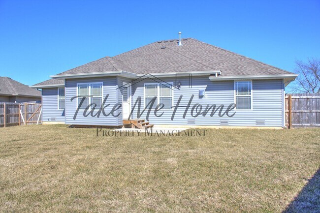 Building Photo - Springfield Schools with Strafford Address!