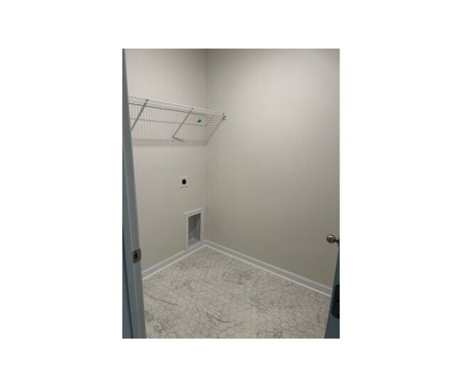 Building Photo - 1215 37th Ave Lane NE