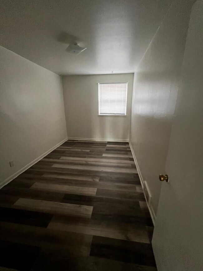 Building Photo - 4039 Balwynne Park Rd