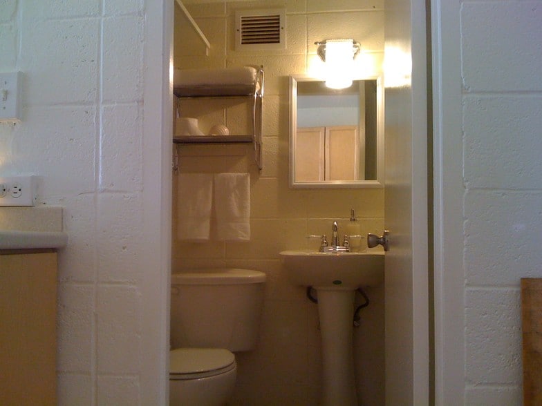 Building Photo - 85-933 Bayview St