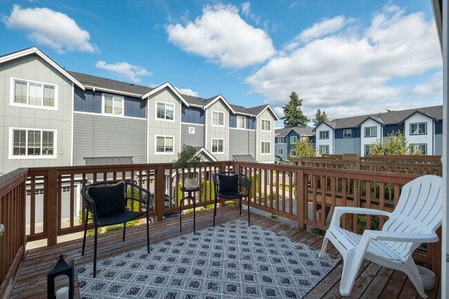 Building Photo - Spacious 3-Bed Townhome in Desirable Pond Community | Bothell - $3,200!!!