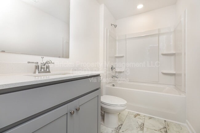 Building Photo - 3160 Lilac Grove Dr