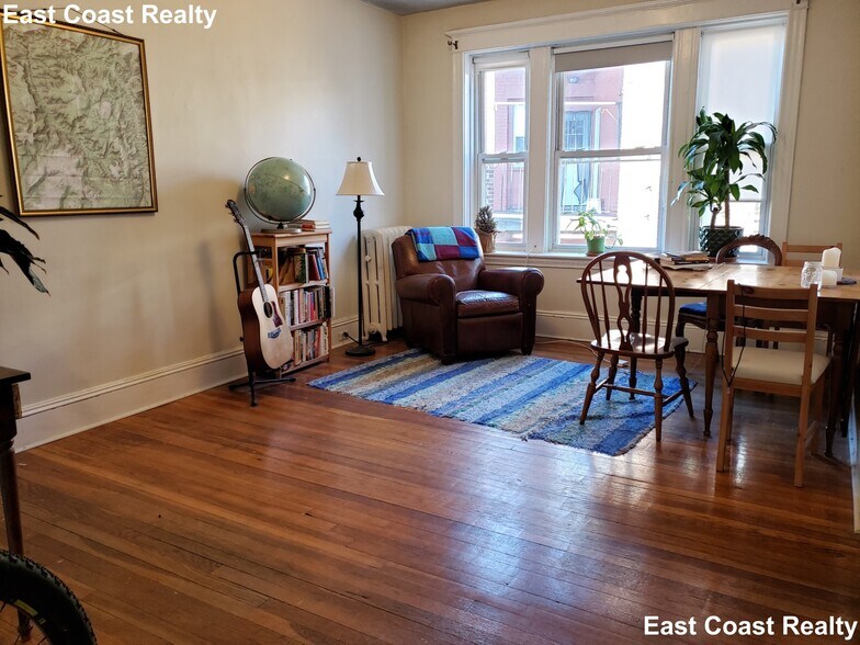 Building Photo - 10 Allston St