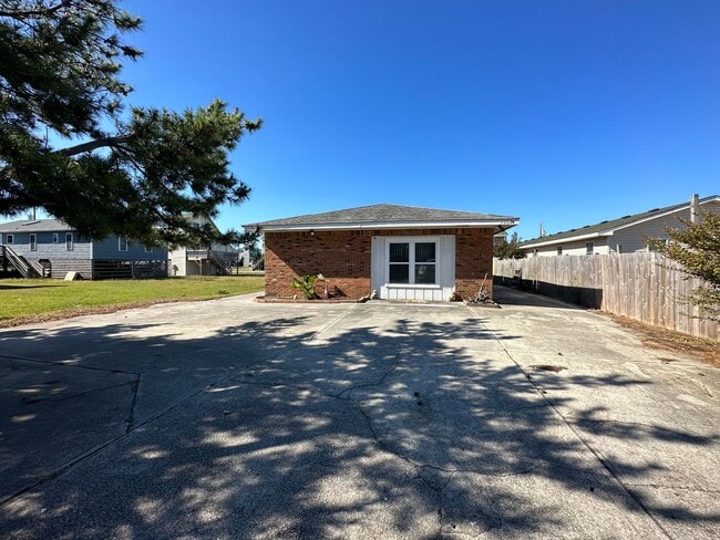 Building Photo - 095-Ward