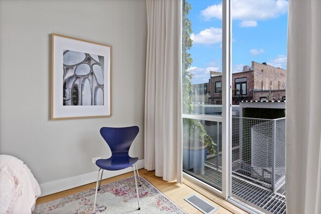 Building Photo - 1823 W Race Ave