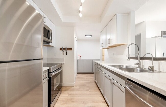 Building Photo - 110 N 2nd Ave