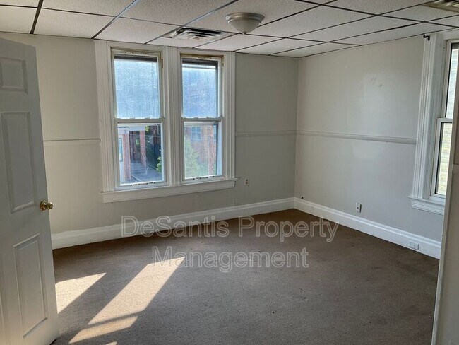 Building Photo - 508 Chestnut St