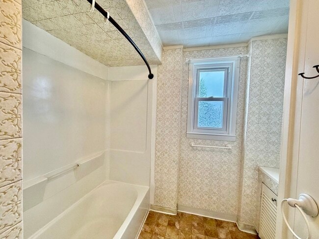 Building Photo - 107 Lincoln Ave