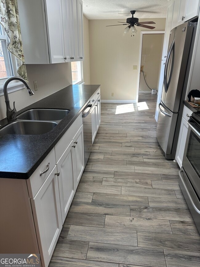 Building Photo - 205 Woodlawn Dr