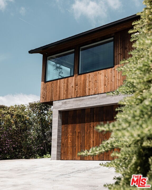 Building Photo - 2532 Canyon Oak Dr