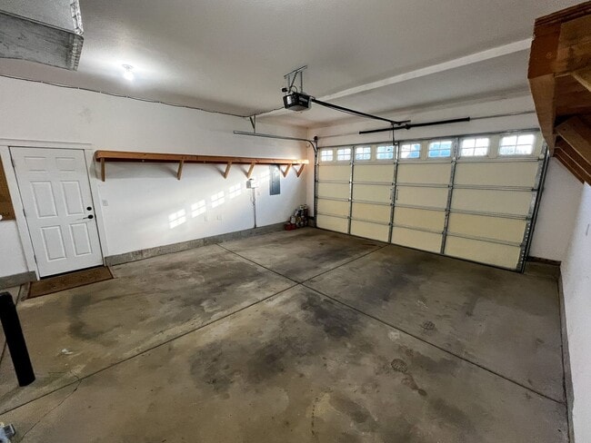 Building Photo - 1164 SW Sequoia Ln