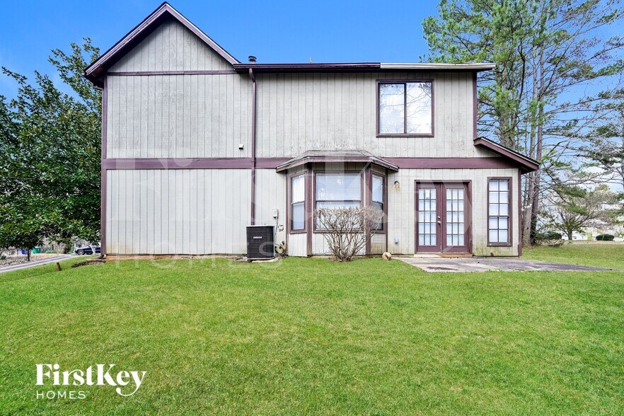 Building Photo - 5369 Biffle Ln