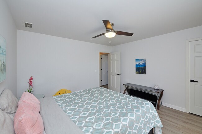 Building Photo - 26300 W Chatham Dr