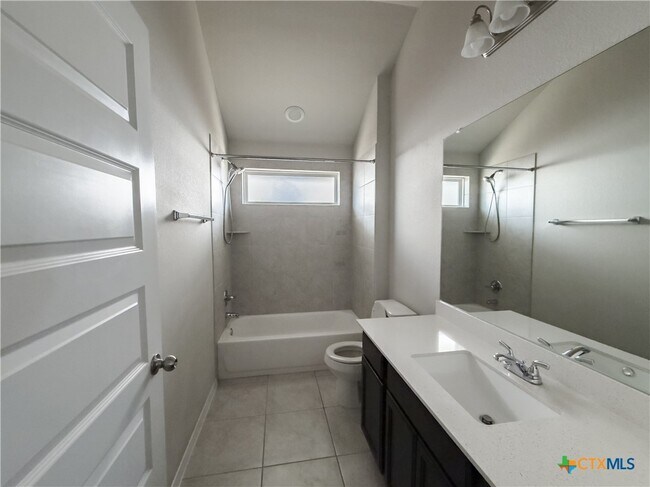 Building Photo - 139 Lyndon Dr