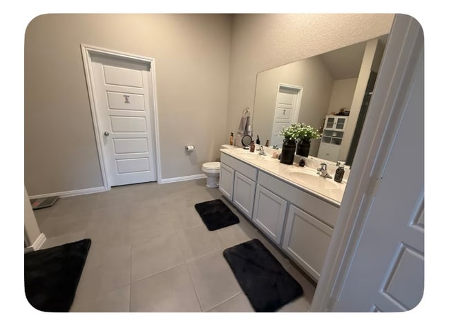 Building Photo - 805 Stonemanor Bay