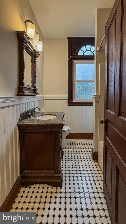 Building Photo - 165 E Mt Pleasant Ave