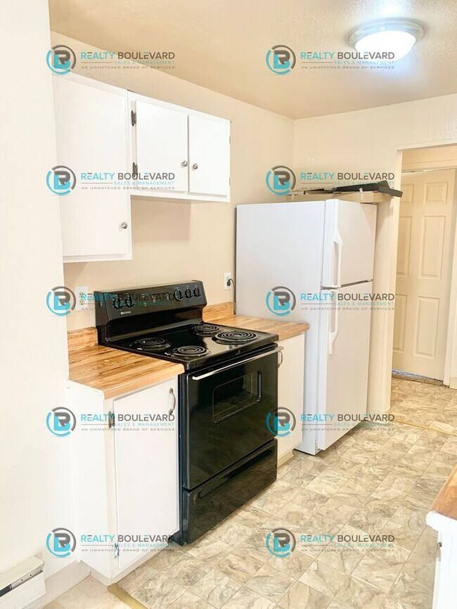 Building Photo - Great 2 Bedroom 1 Bathroom Apartment Near TMCC!!! Private Balcony, Laundry, Pool & Community Amen...