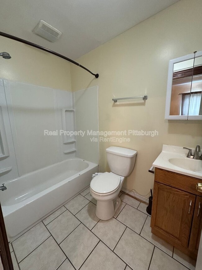 Building Photo - 48 Laclede St